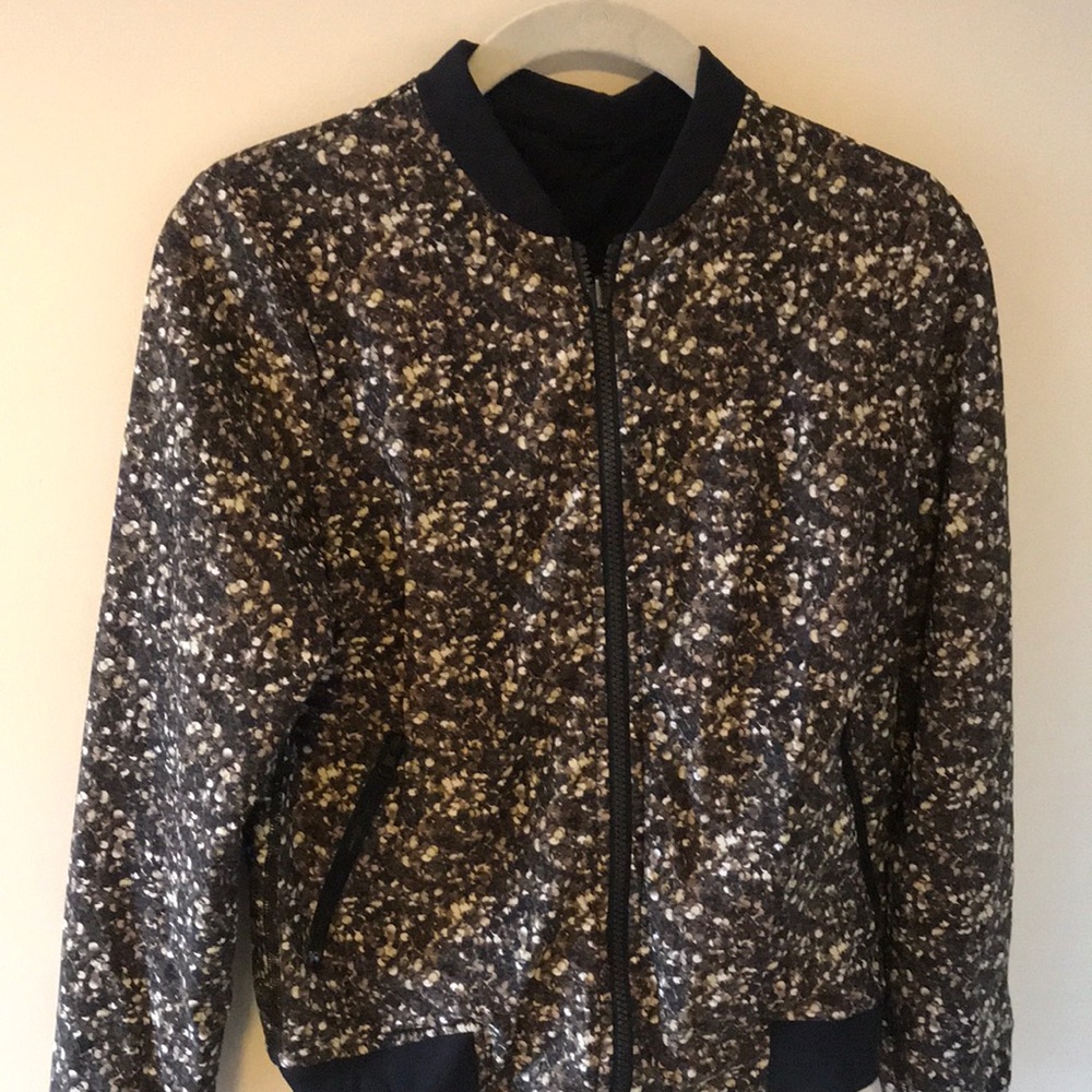 Lululemon Jacket - Picture 2 of 3